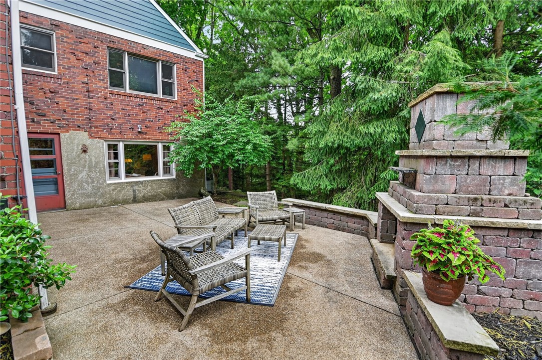 339 OAK FOREST DRIVE