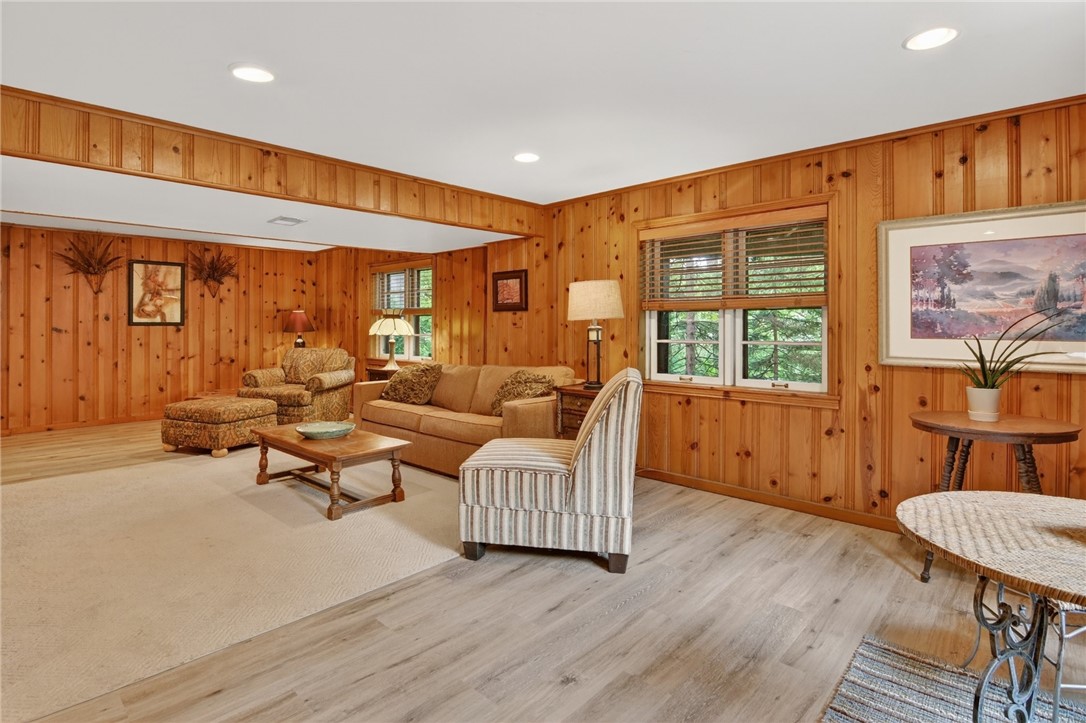 339 OAK FOREST DRIVE