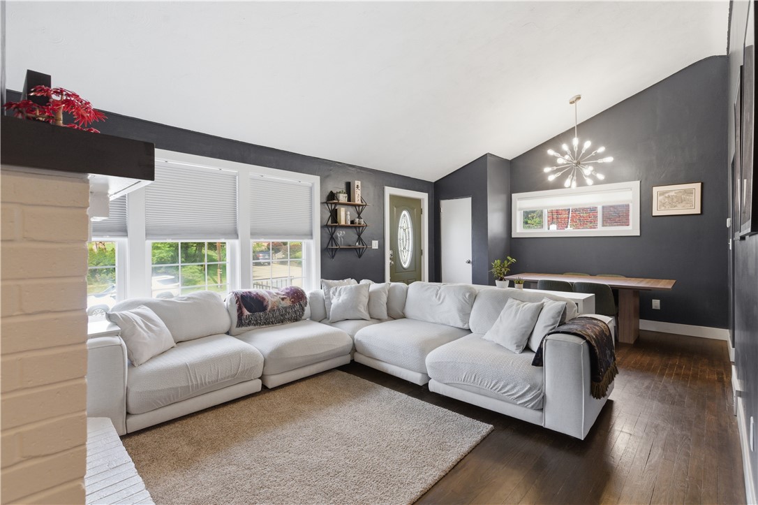 3384 Columbia Drive