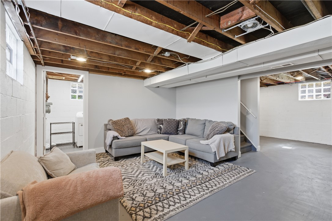 3384 Columbia Drive