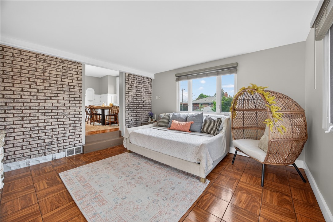 9 Elton St