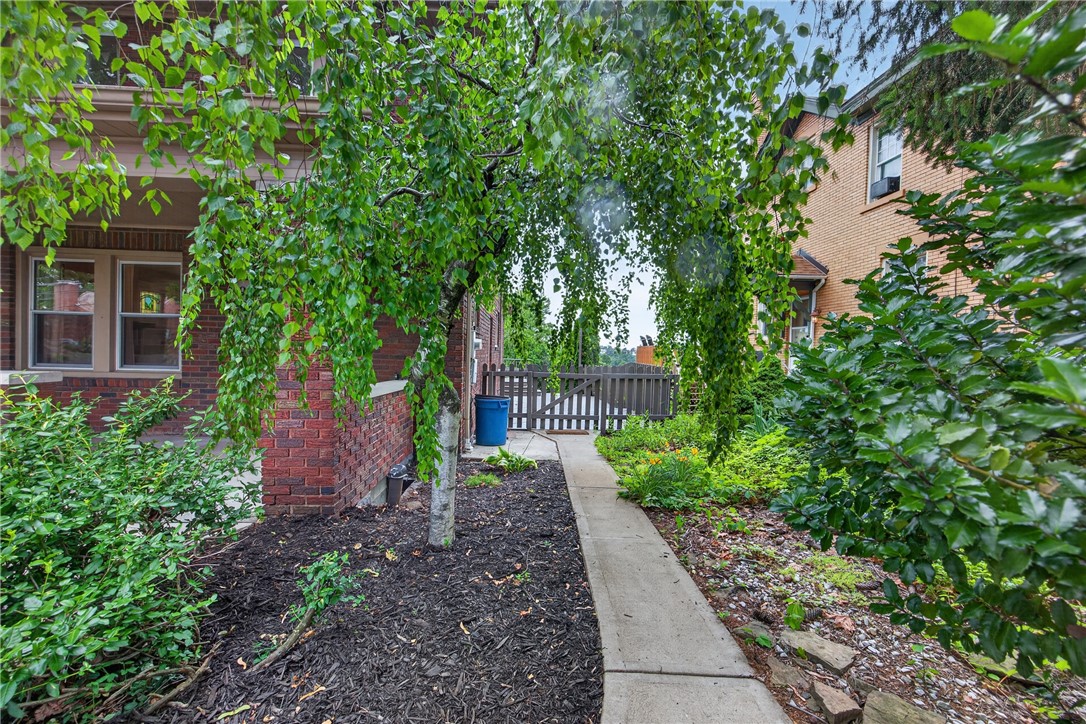 9 Elton St