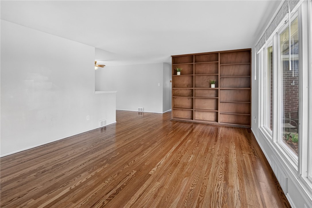 385 MAPLEWOOD DRIVE