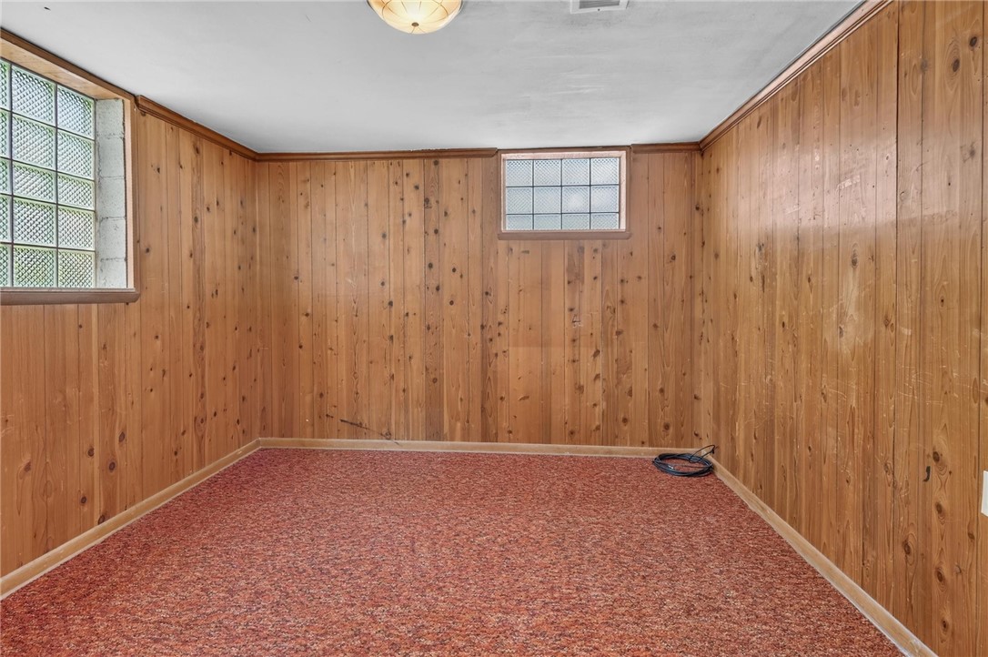 385 MAPLEWOOD DRIVE