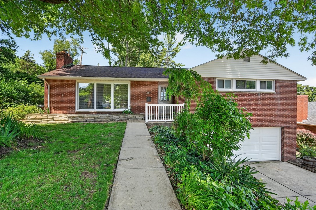 385 MAPLEWOOD DRIVE