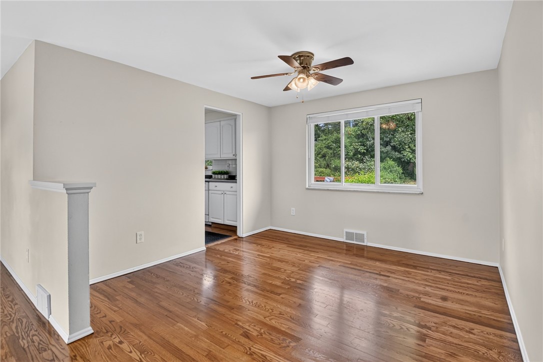 385 MAPLEWOOD DRIVE