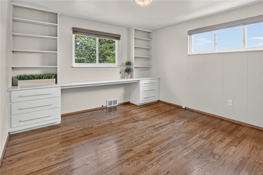 385 MAPLEWOOD DRIVE