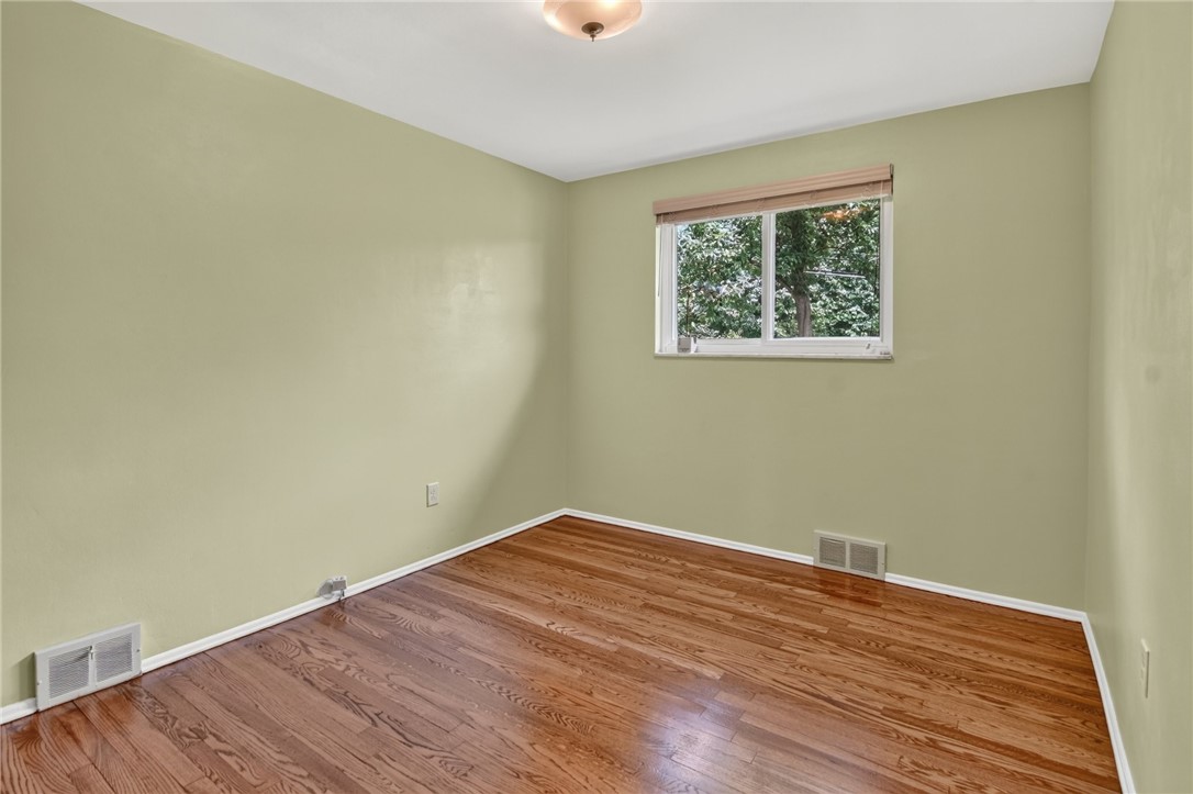 385 MAPLEWOOD DRIVE
