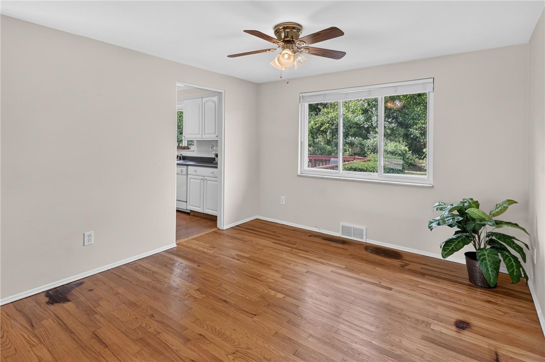 385 MAPLEWOOD DRIVE