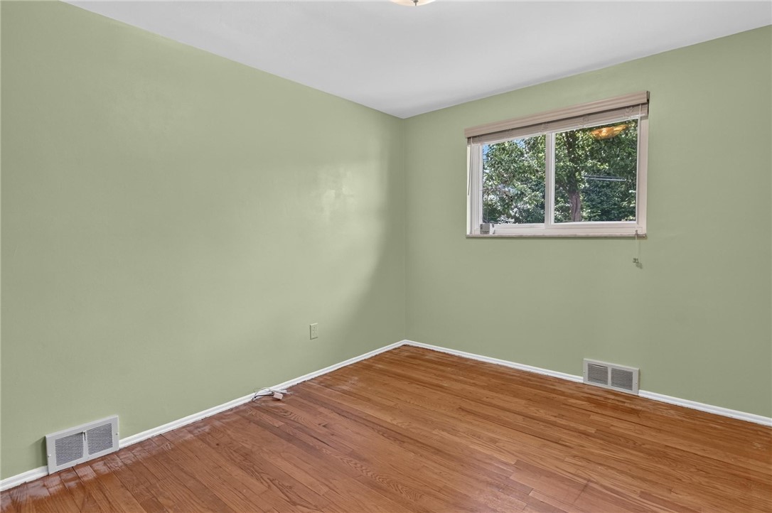 385 MAPLEWOOD DRIVE