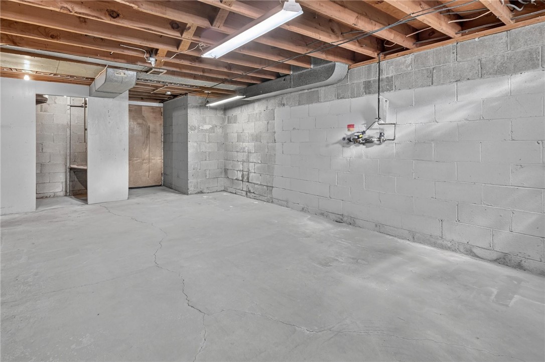 385 MAPLEWOOD DRIVE