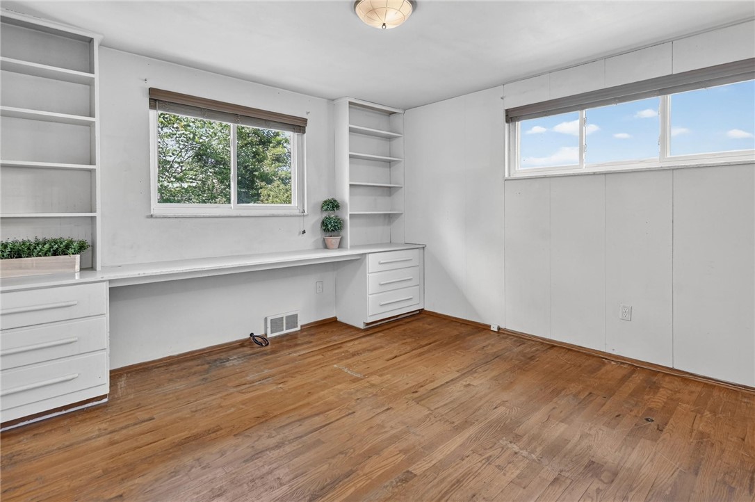 385 MAPLEWOOD DRIVE