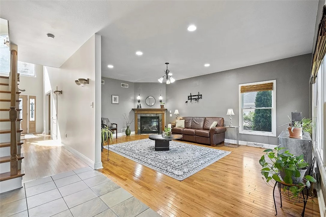 142 JAMES PLACE
