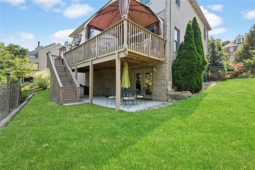 142 JAMES PLACE