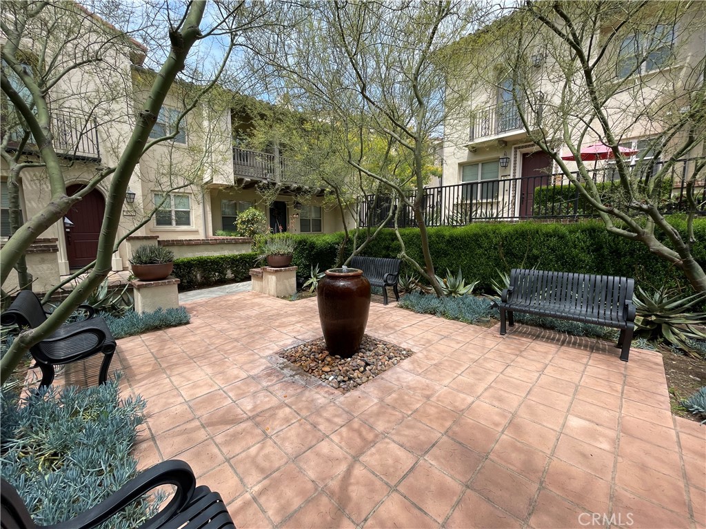 928 Heritage Court