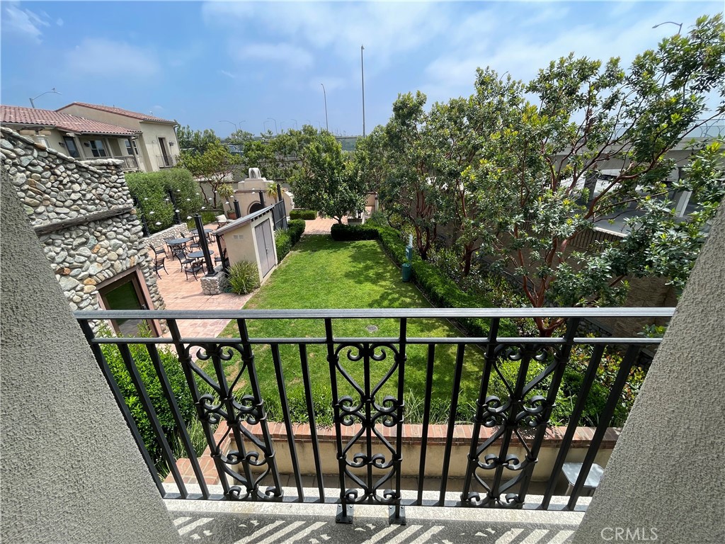 928 Heritage Court