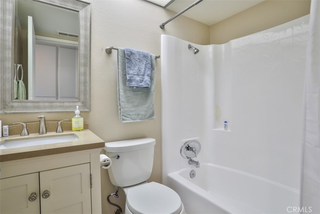 137 Oak Forest Circle