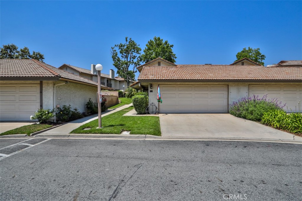 137 Oak Forest Circle