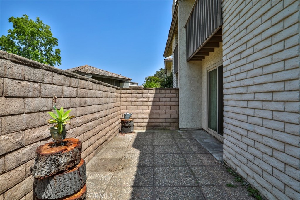 137 Oak Forest Circle