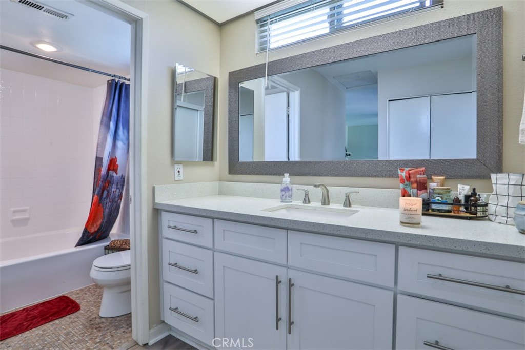 137 Oak Forest Circle