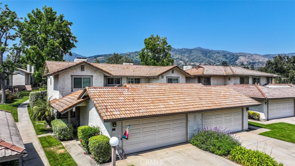 137 Oak Forest Circle