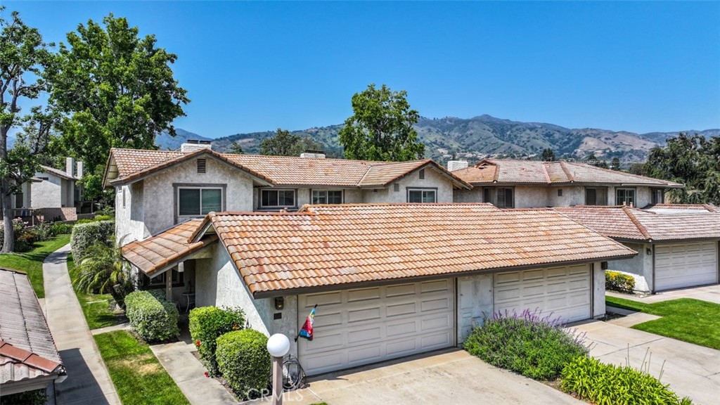137 Oak Forest Circle