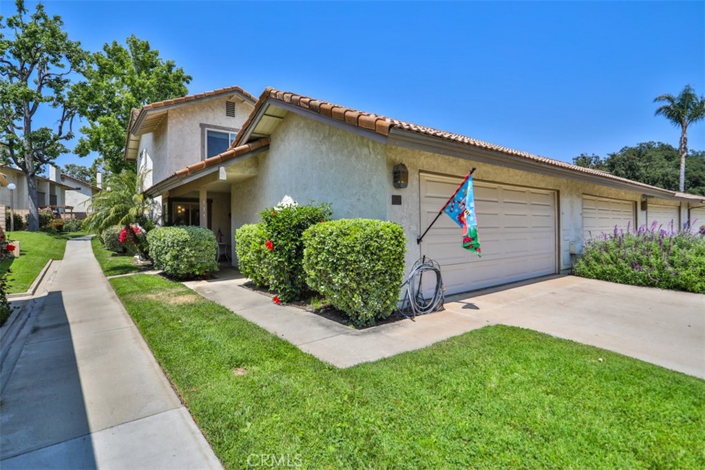 137 Oak Forest Circle