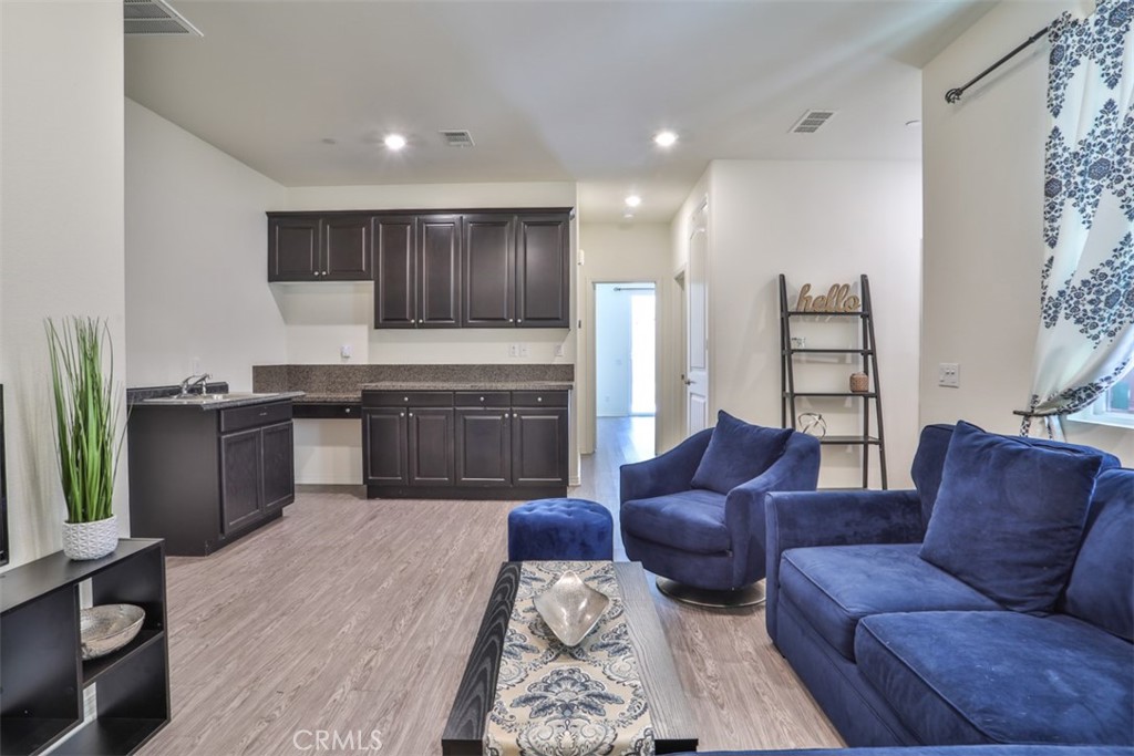 6886 Cache Way