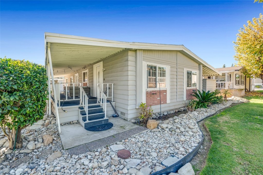 929 E Foothill 53