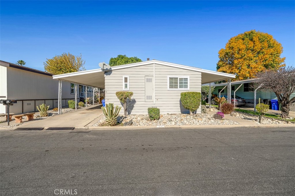 929 E Foothill 53