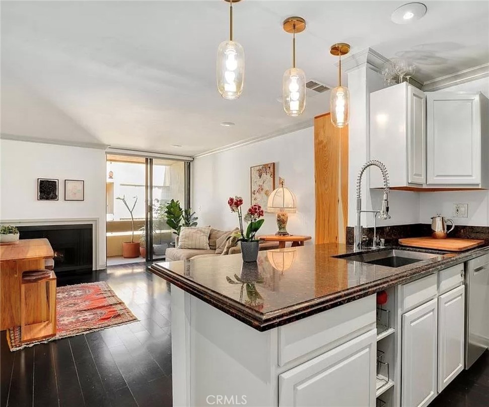 750 N Kings Road 325