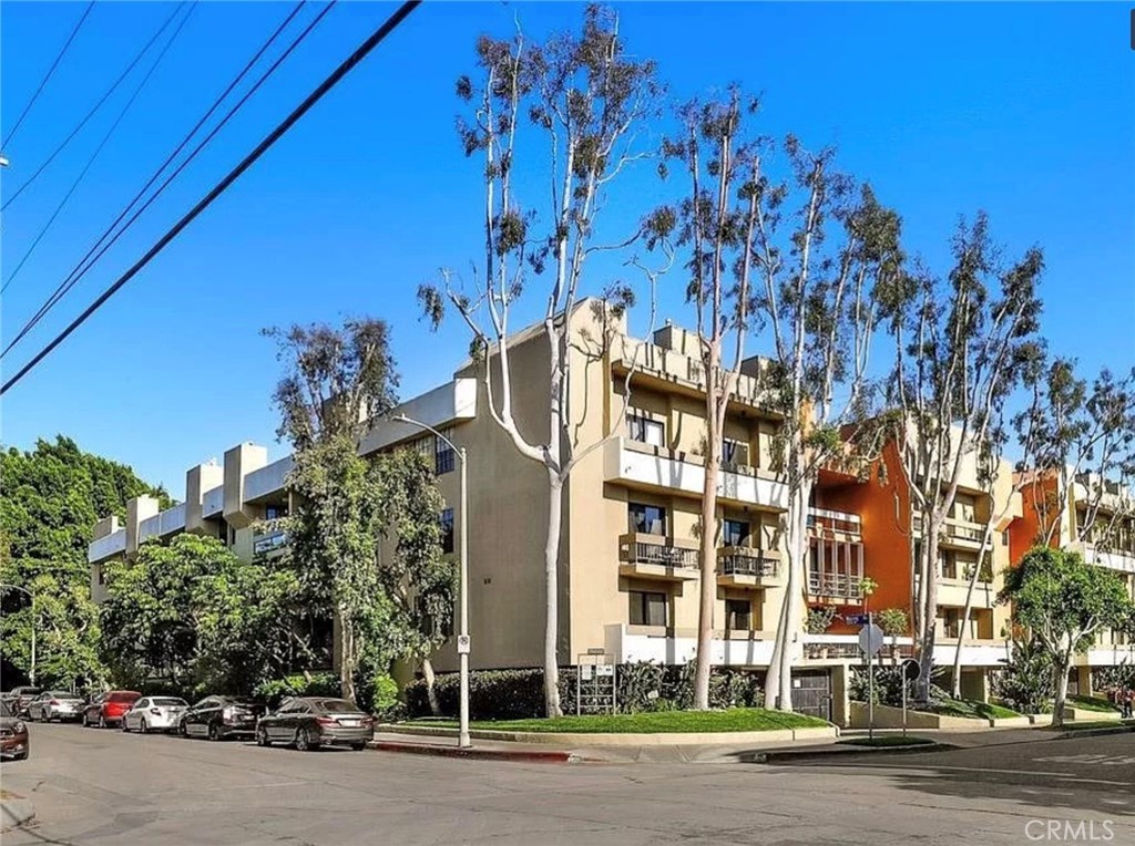 750 N Kings Road 325