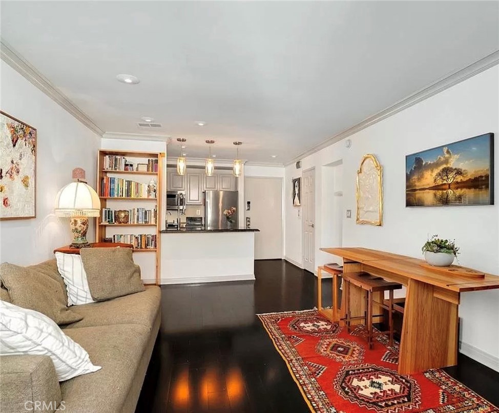 750 N Kings Road 325