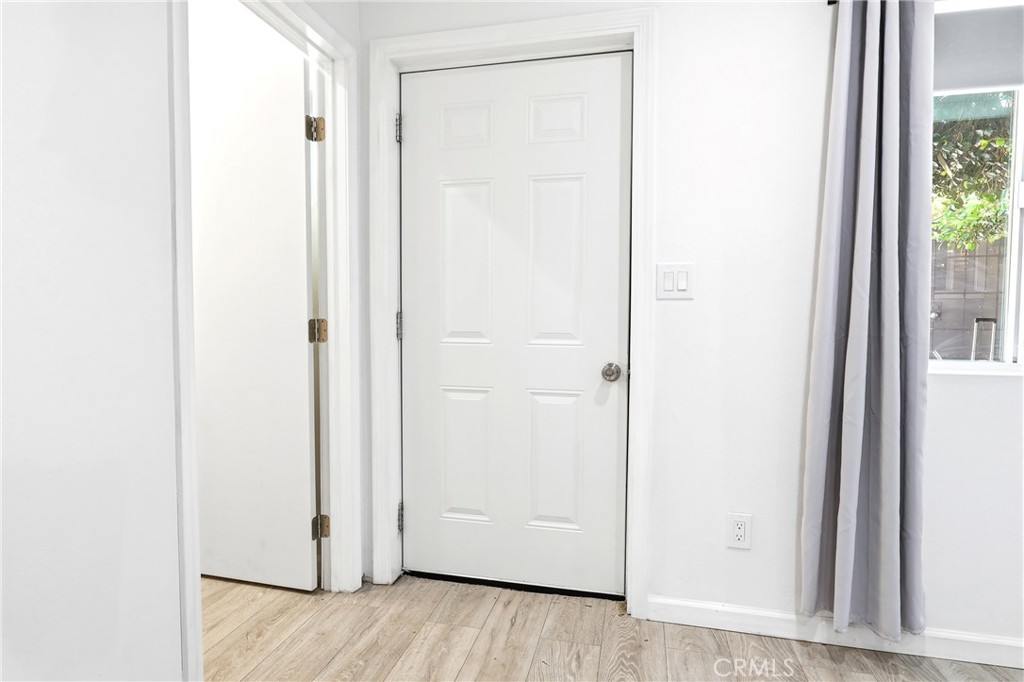 524 E Ghent