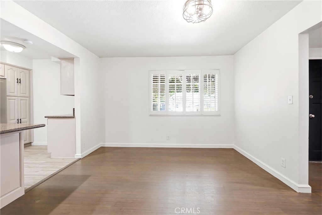 524 E Ghent