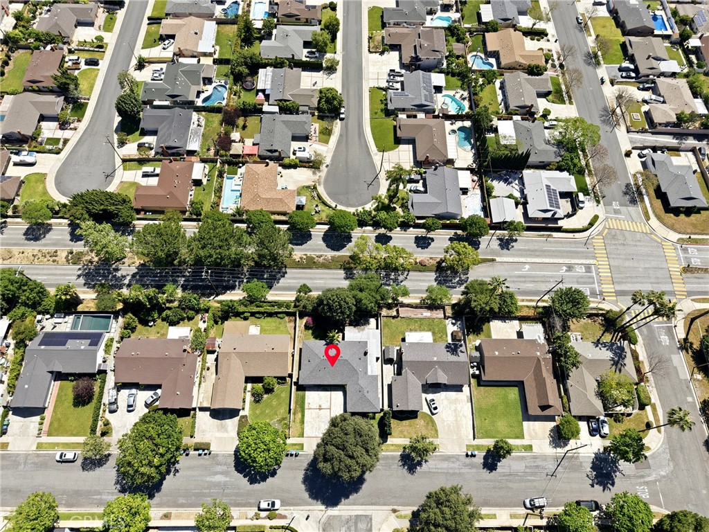 524 E Ghent