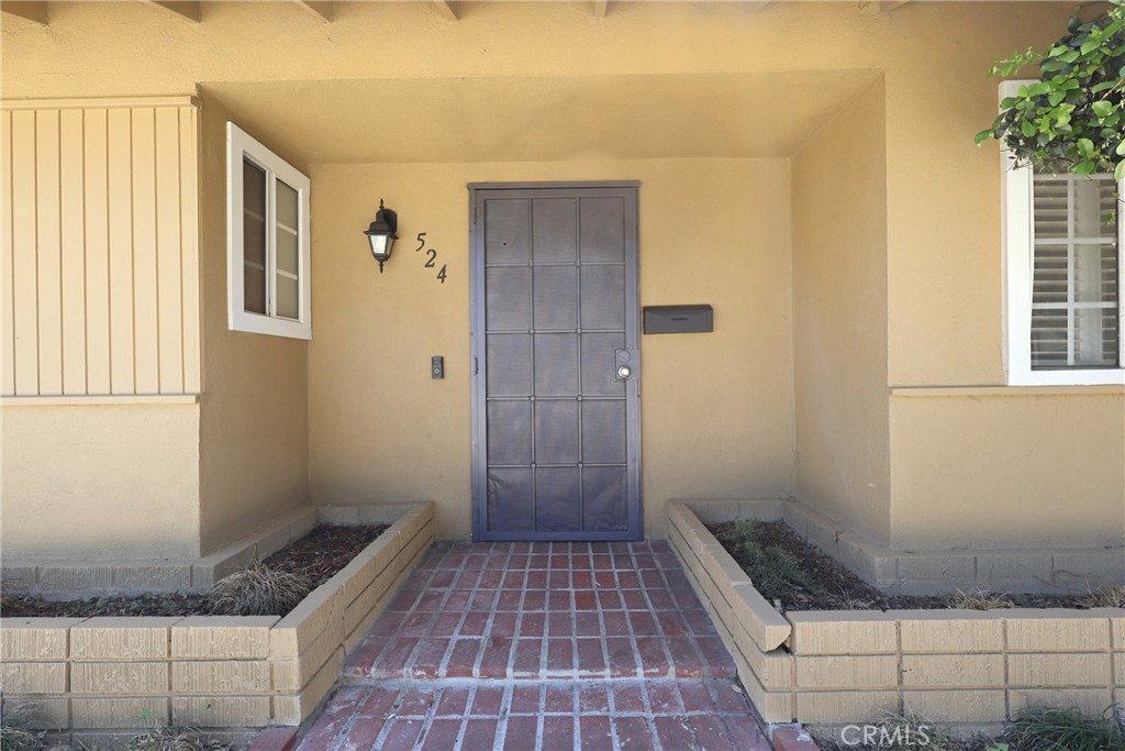 524 E Ghent