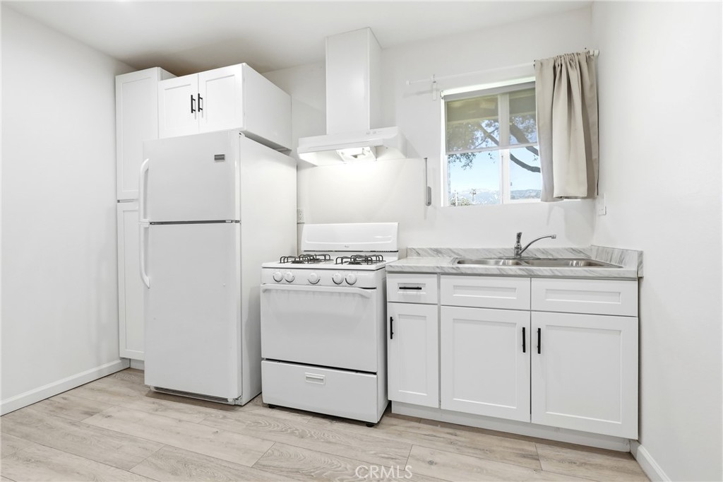 524 E Ghent