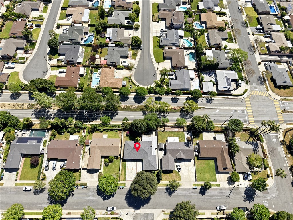 524 E Ghent