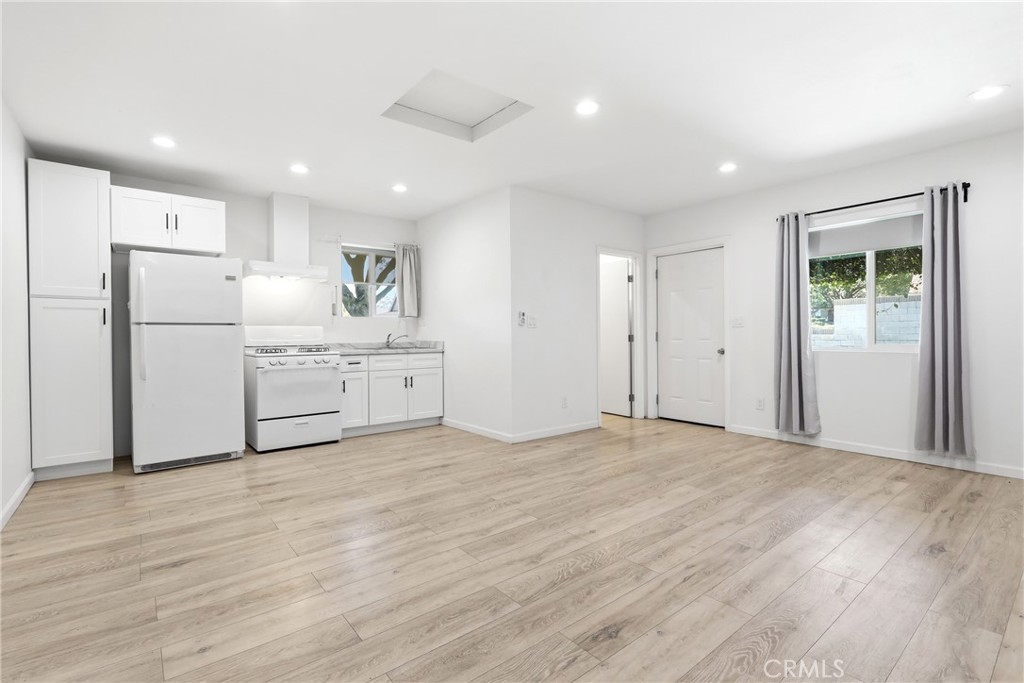 524 E Ghent