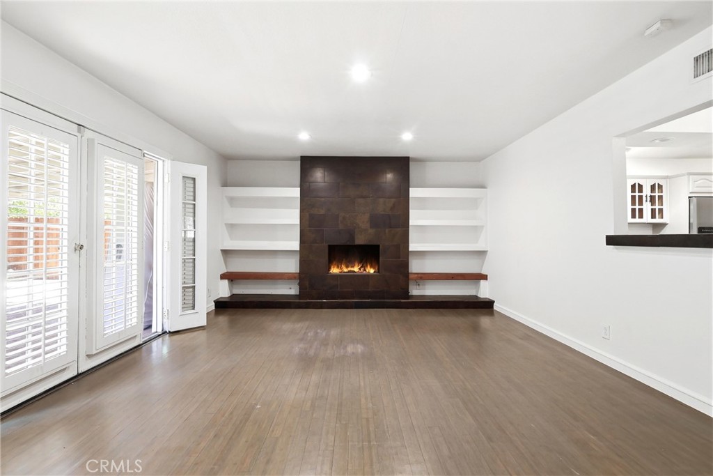 524 E Ghent