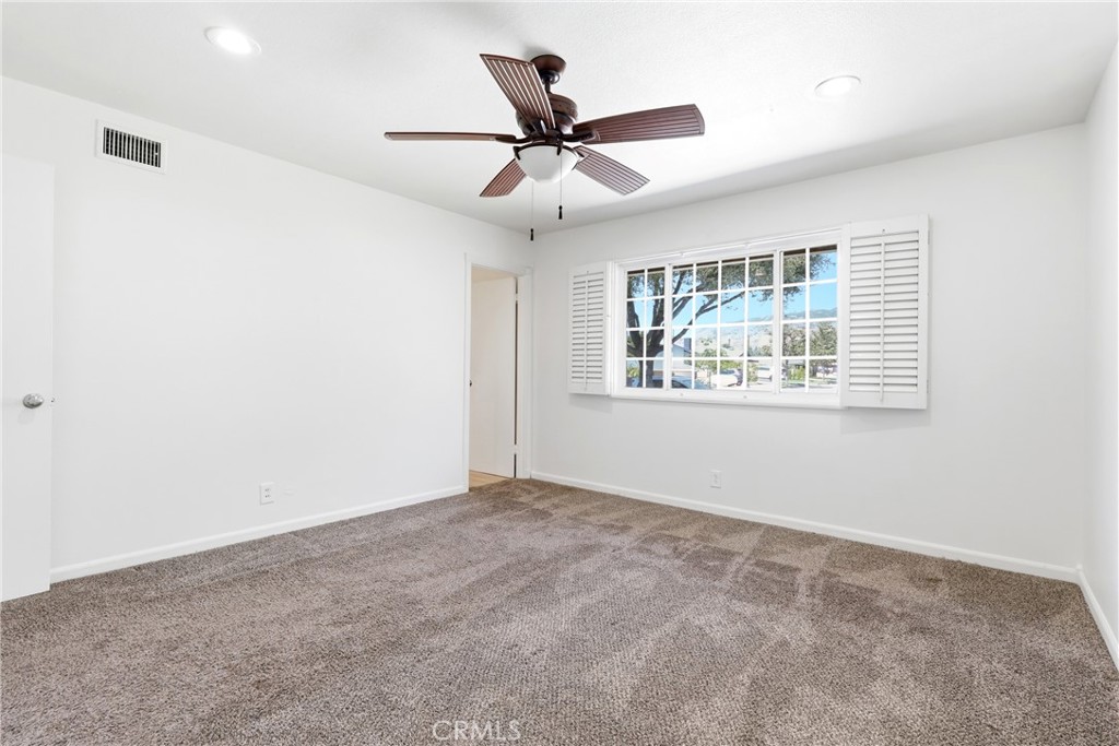 524 E Ghent