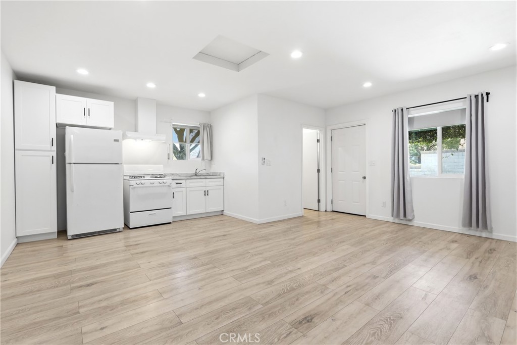 524 E Ghent