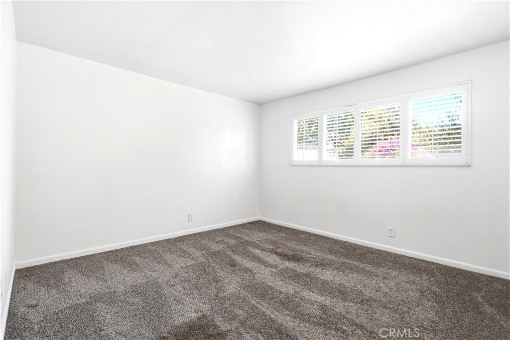 524 E Ghent