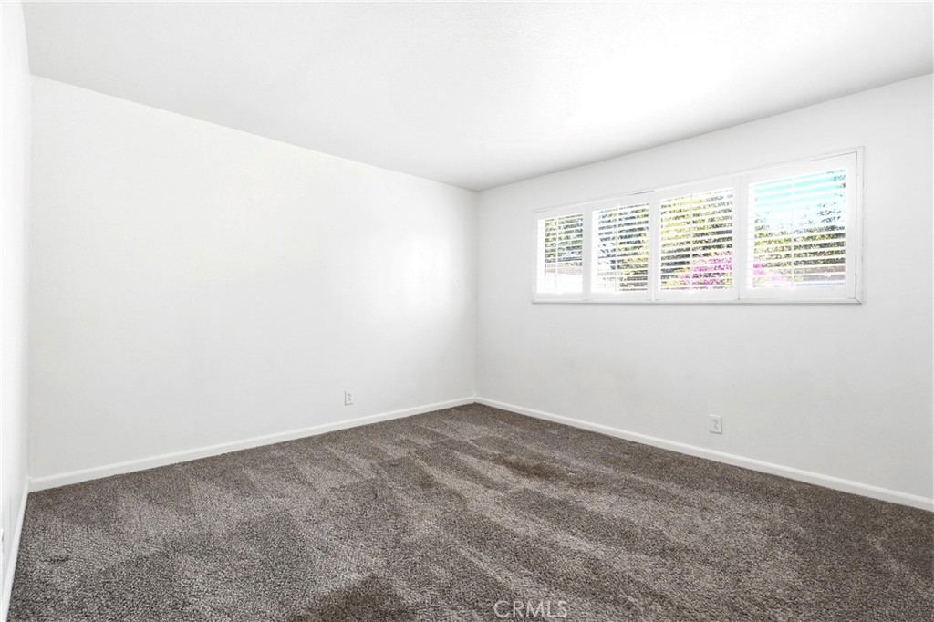 524 E Ghent
