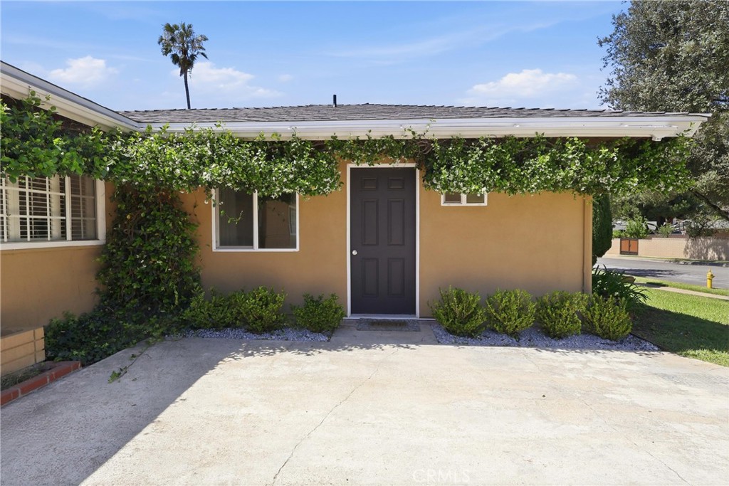 524 E Ghent