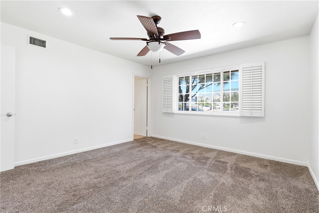 524 E Ghent