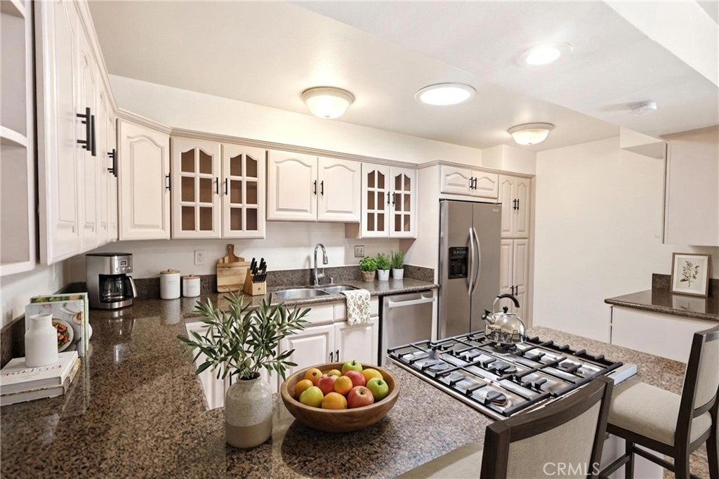 524 E Ghent