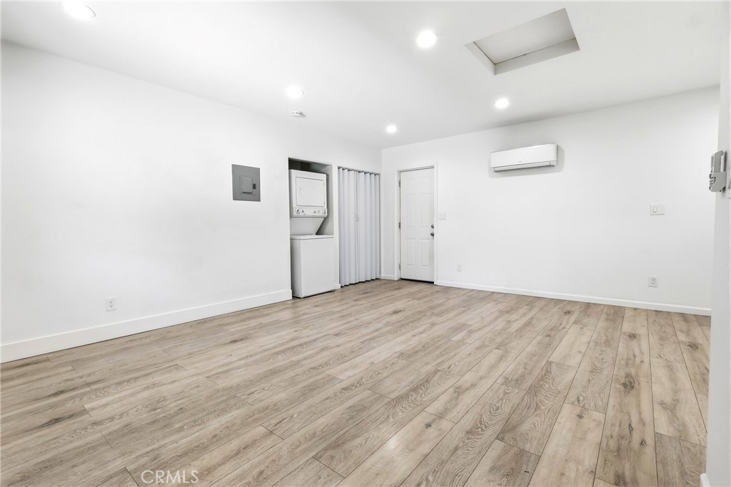 524 E Ghent