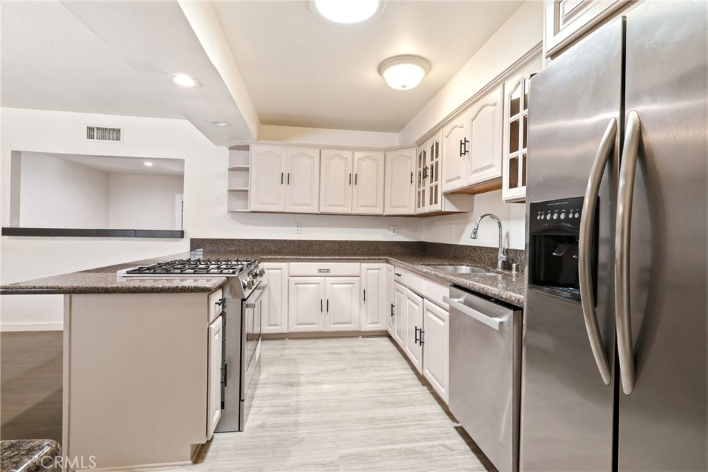 524 E Ghent